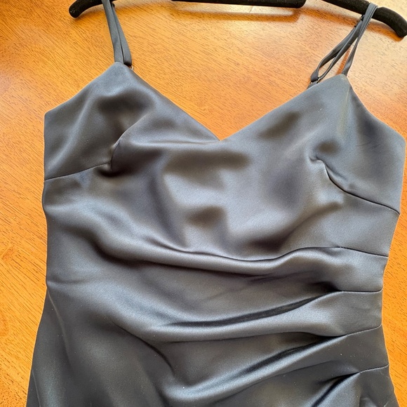 Navy blue Aqua Formal gown, size 4, floor length, perfect condition - Picture 5 of 7